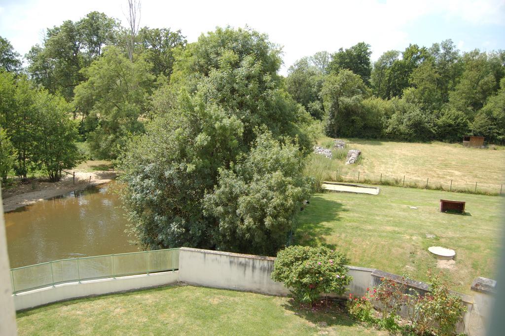 Bed and Breakfast Le Moulin Neuf Vignoux-sur-Barangeon Habitación foto