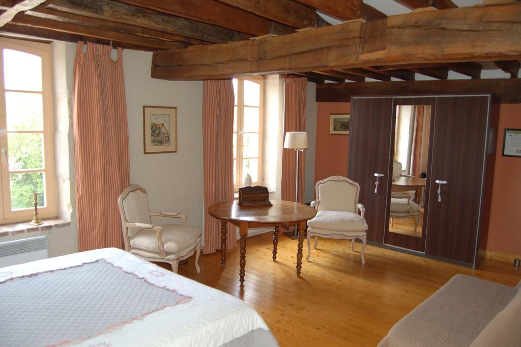 Bed and Breakfast Le Moulin Neuf Vignoux-sur-Barangeon Habitación foto